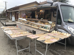 Votre Fromager sur le marché de Brézins