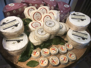 Avis aux connaisseurs et aux amateurs des produits de la Mère Richard, la Maison Cardinet propose ses fromages d'exception !